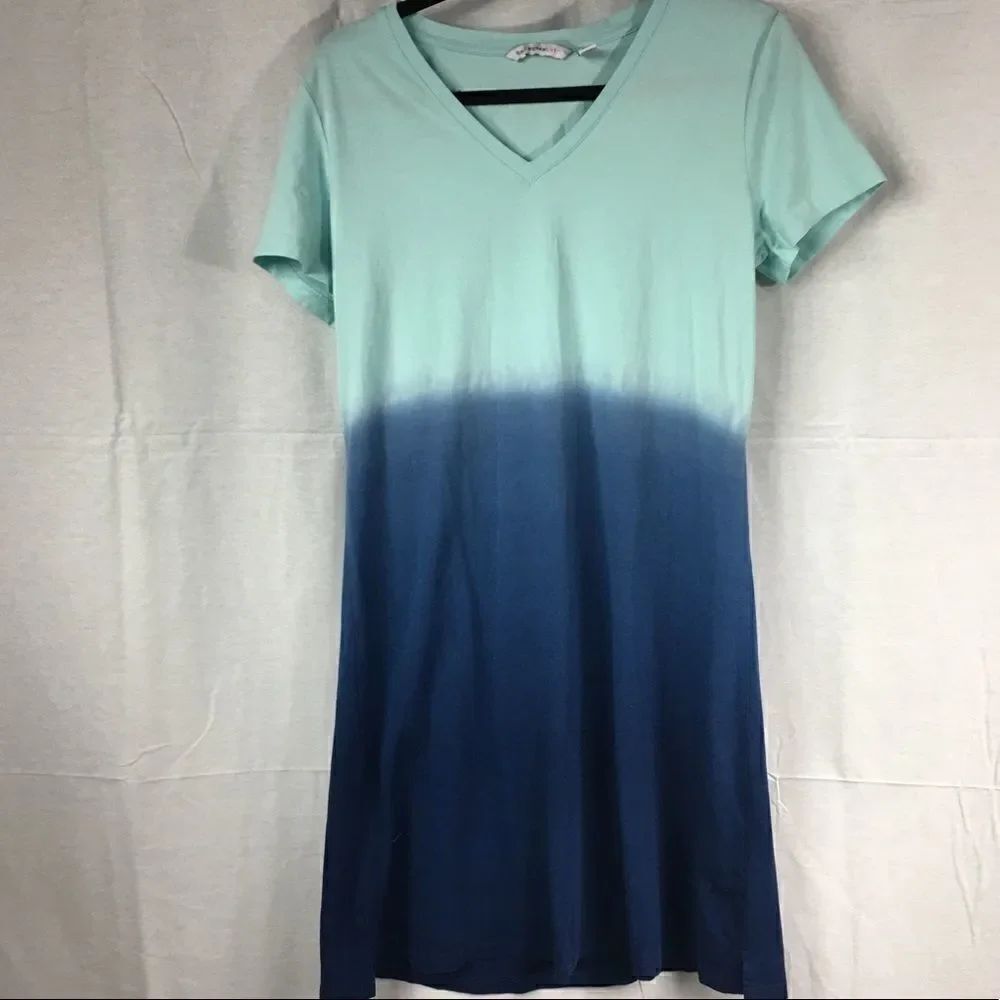 Isaac Mizrahi tie dyed ombré tee shirt XS green blue short sleeve longer length